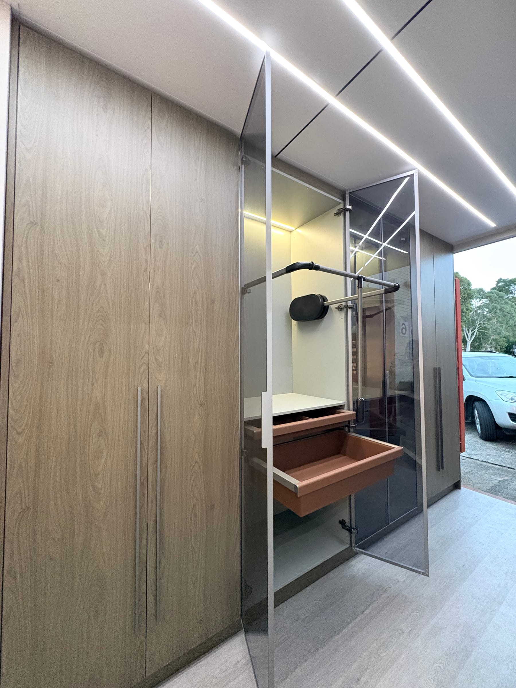 Wardrobe application inside the ZOOMTEC Mobile Experience Studio
